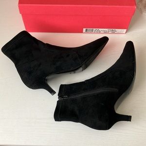 Vaneli Tale Black Punto Super SU Kitten Heel Booties (Size 6.5)